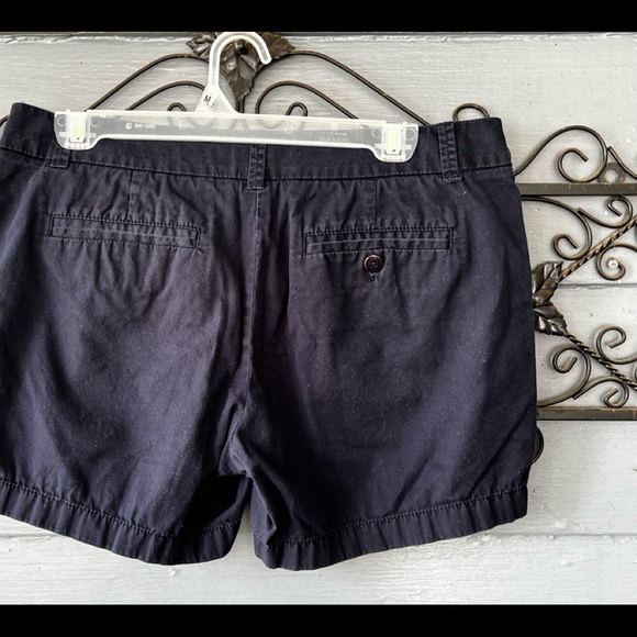 J Crew Navy Chino Broken In Shorts Size 6  Inseam 5” - Picture 2 of 3